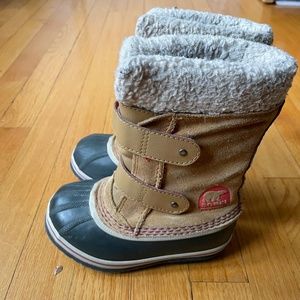 SOREL girl boots size 10